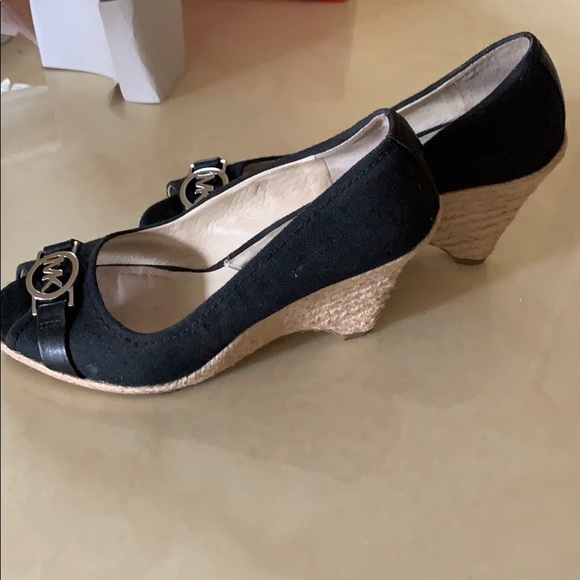 michael kors wedges - Picture 2 of 4